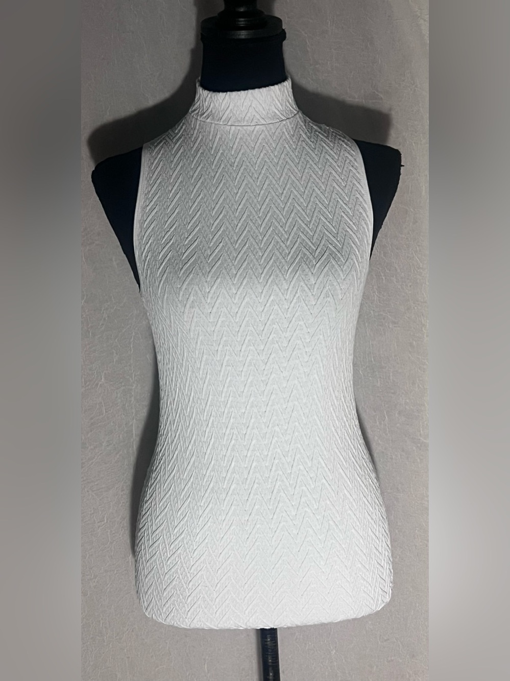 Sleeveless Mock Neck Textured Tank Top - White